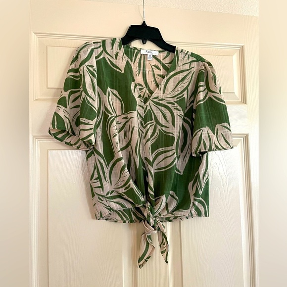 White and Green Tie Front Short Sleeve Blouse - Picture 1 of 3